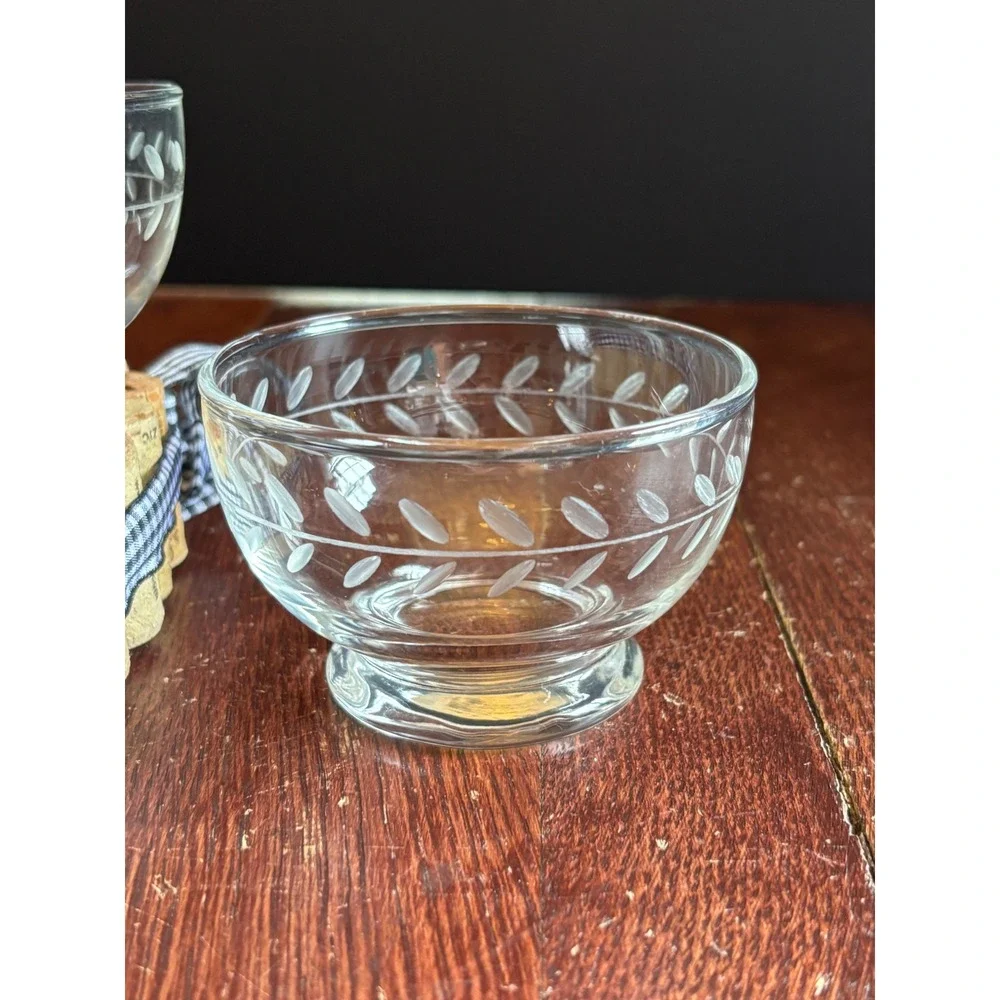 Boutique vintage etched
